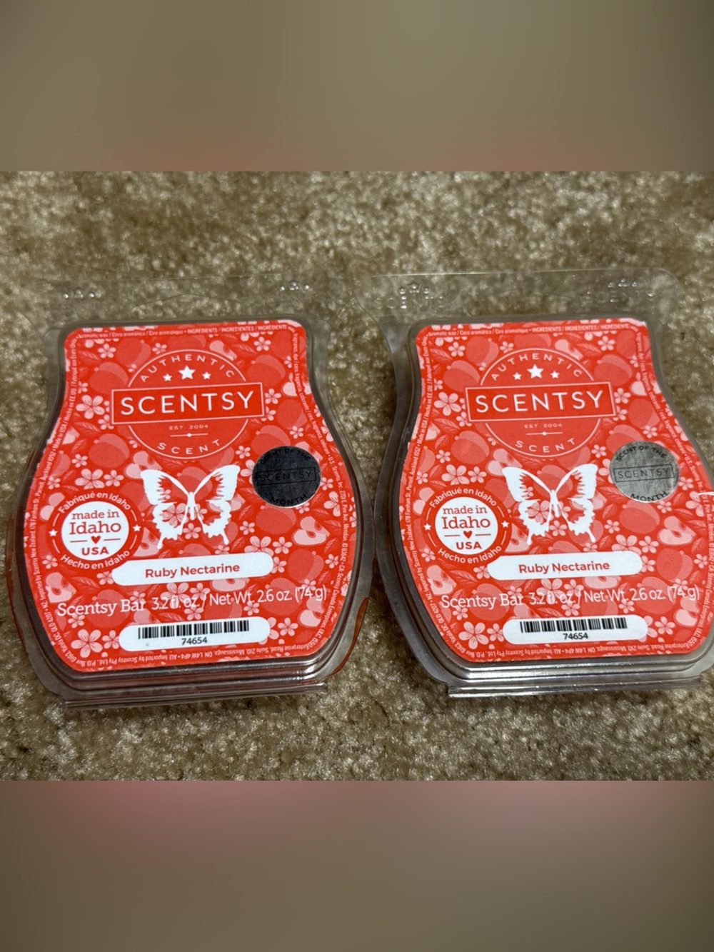 Scentsy Ruby Nectarine Wax Bars - Bright Red Floral (2-Pack) - Picture 1 of 1